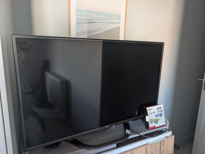 LG flat screen 3D TV