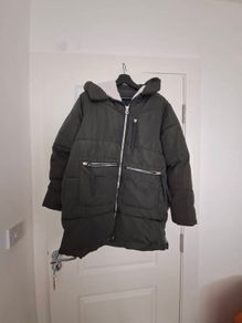 Dark green puff jacket