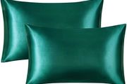 Brand New Pack of 2 satin pillowcases for hair and skin,