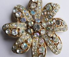 Vintage Gold Tone Metal Rhinestone Flower Pin Brooch