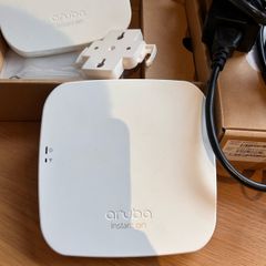 2 x Aruba Instant On AP11 Access Points