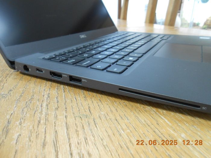 Intel i7 16GB Ram Dell Latitude 7300 Laptop Professional Business Laptop Carbon Fiber Model
