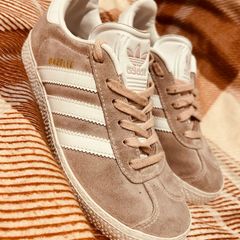 Girls adidas gazelle runners UK 1