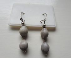Beaded earrings and bracelet set