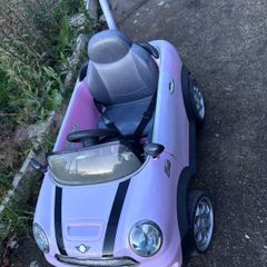 Kids pink ride in mini