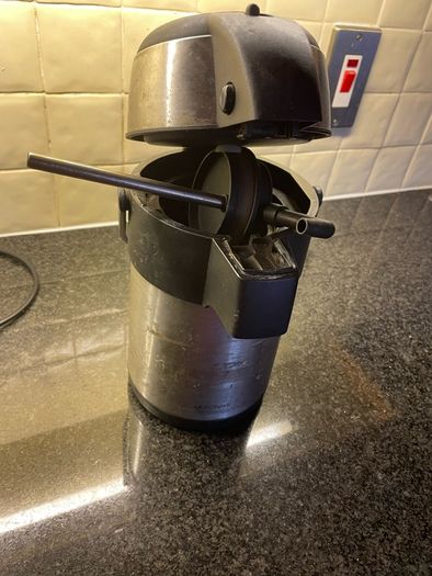 Musgrave Professional pump-action airpot