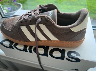 Adidas JR 6905 Brand New Size 6.5