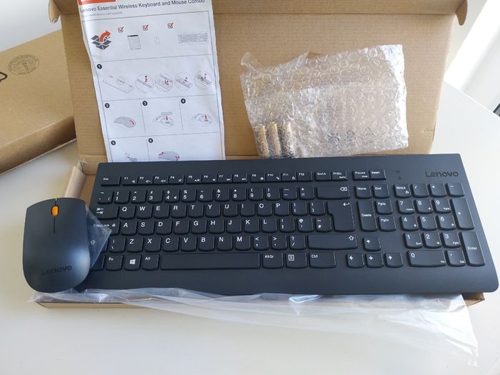 Lenovo Wireless Keyboard and Mouse
