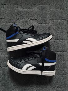 Reebok Boys Trainers Black Like New