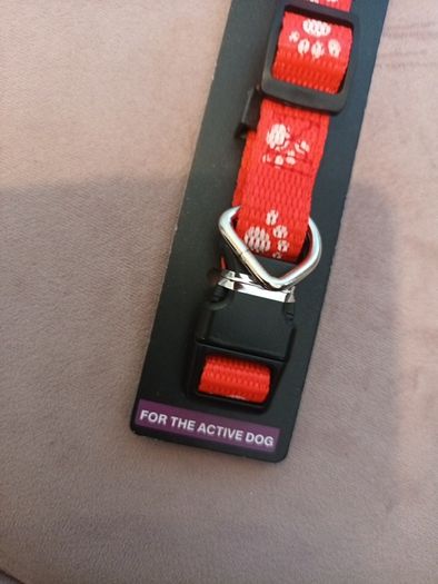 Adustable dog collar for the active dog