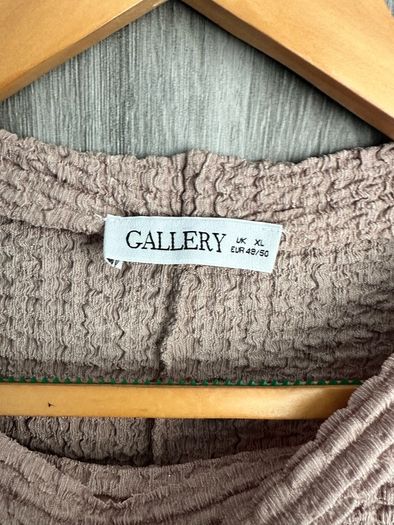 Gallery Top