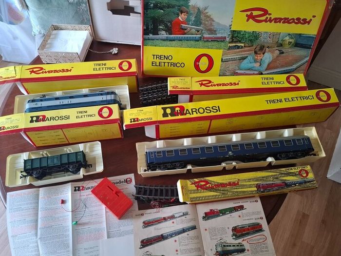 Rivarossi 7001 Italian Passenger Train  O Gauge