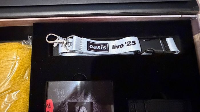 VIP Oasis Fan Pack Sydney Concert