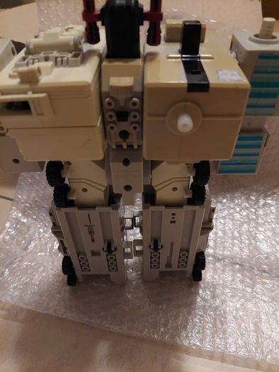 Transformer G1  Metroplex