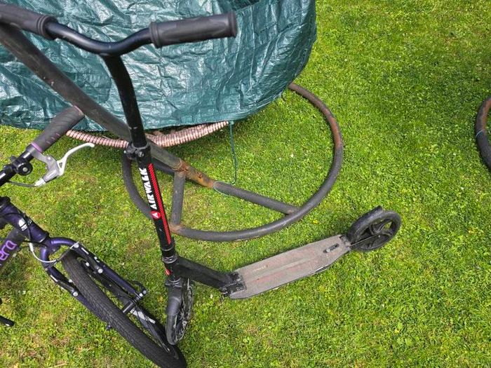 bicycle 18 inch and scooter