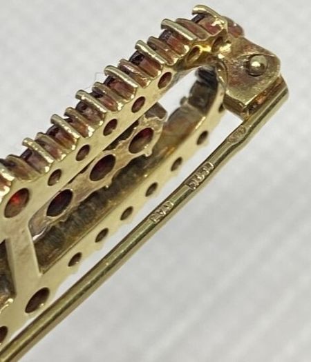 An  Amazing 14Ct Solid Gold Garnet Brooch, A heavy 7.2 grams