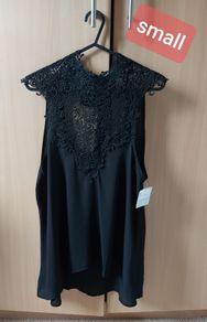 beautifull crochet top with bow on the back