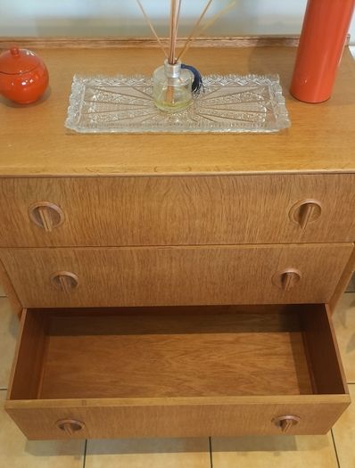 Mid Century Vintage Chest of Drawers