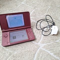 Nintendo DSI XL- Comes with Mario Kart DS