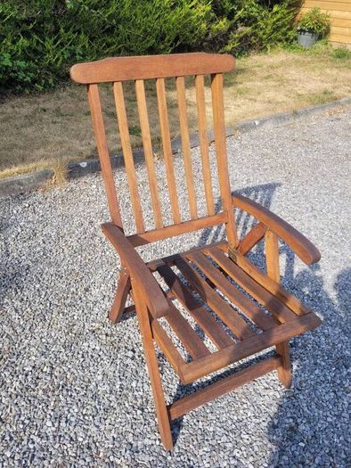 Teak Garden extending table and 6 reclining armchairs