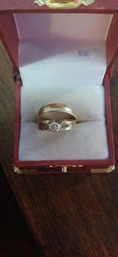 9ct wedding ring and diamond engagement ring