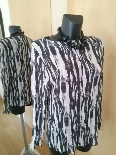 Women's Top Nwt Size 16