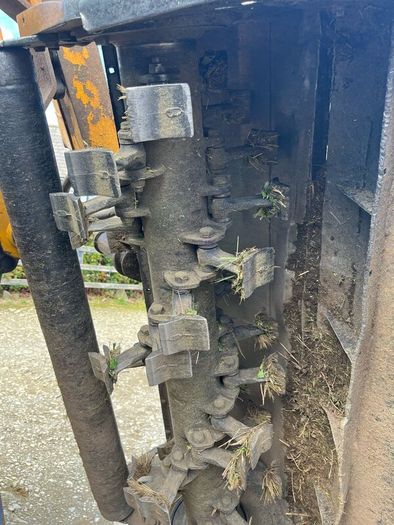 Bomford hedge cutter