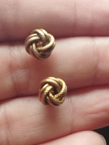 Vintage knot earrings made of 925 sterling silver with gold plating.