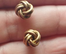 Vintage knot earrings made of 925 sterling silver with gold plating.