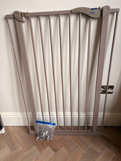 dog gate/barrier