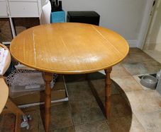 Dining table FREE and 4 chairs