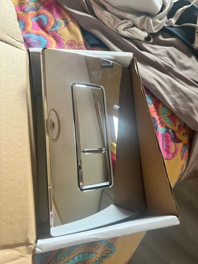 Concealed cistern large flush plate