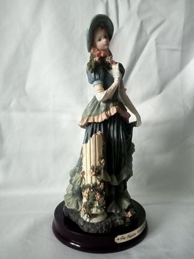 The Juliana Collection Victorian Lady Large Figurine Ornament Collectable