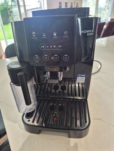 DeLonghi Coffee  Machine