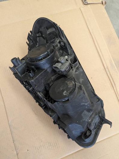 Nissan Qashqai left side headlight