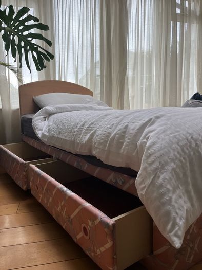 Single bed