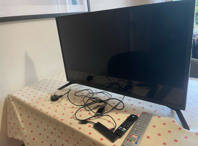 Tv Sharp 32" Hd + Amazon Firestick