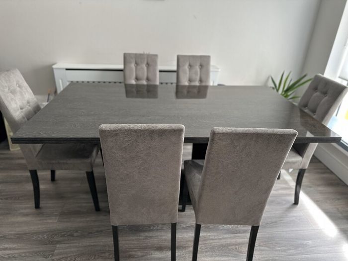 6 Seater Dining Table - Extendable