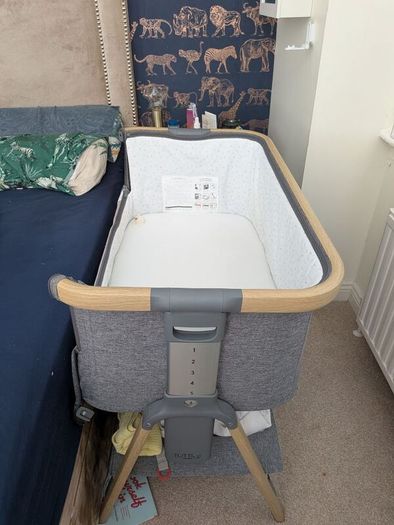 Tutti Bambino Cozee Co-sleeper cot