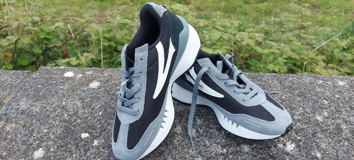 Fila Boys Trainers Size 4 uk/37.5 Eur. New.