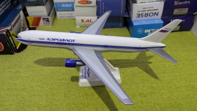 Aeroflot 1:200 scale model airplane, Boeing 767 aircraft