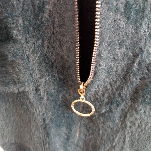 women alpaca  one size fits 8 to 12 very good quality