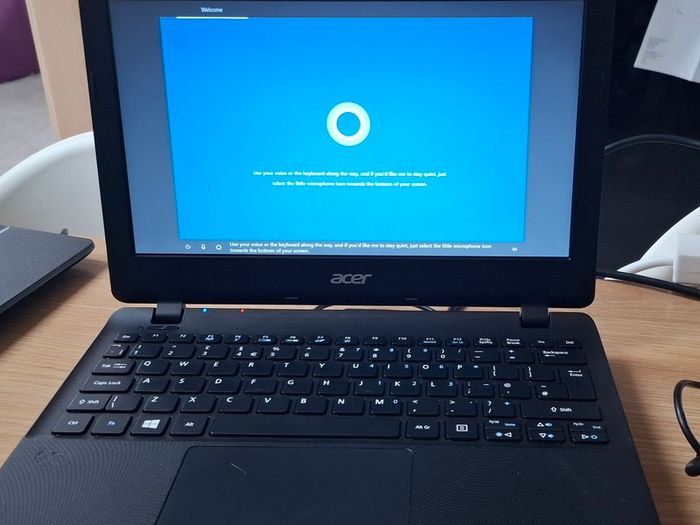 Job lot: 8 Working Laptops  Lenovo  Acer  Toshiba  Ideal for Home, School or Refurb