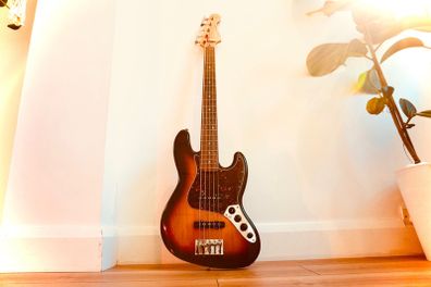 Fender Jazz Bass V (5-String) 2006 Brown Sunburst