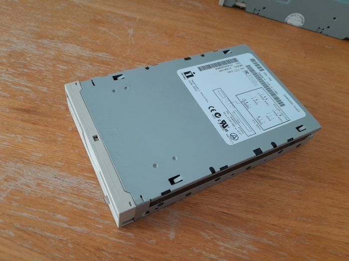 iomega zip drive.  Z100ATAPI. Computer drive. Storage.