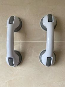 2 Suction Grip Bars