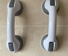 2 Suction Grip Bars