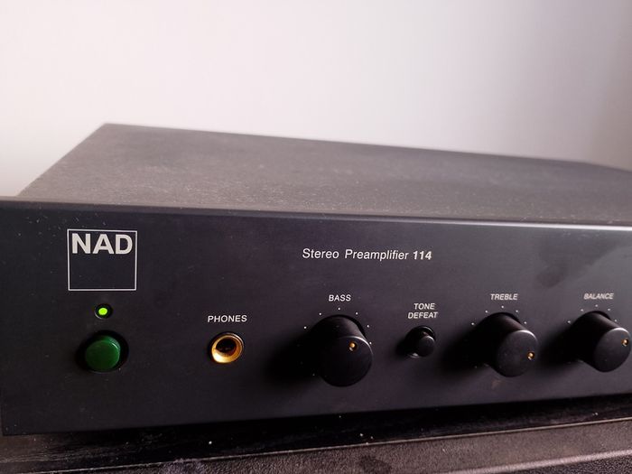 NAD 114 preamp