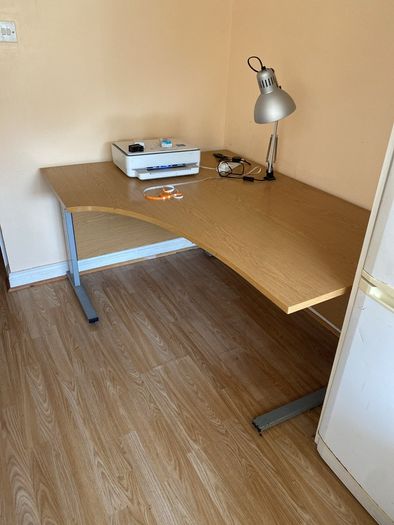 corner desk