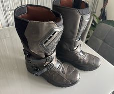 Course adventure boots size 9 uk